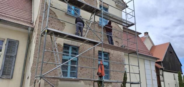 Remont elewacji plebanii